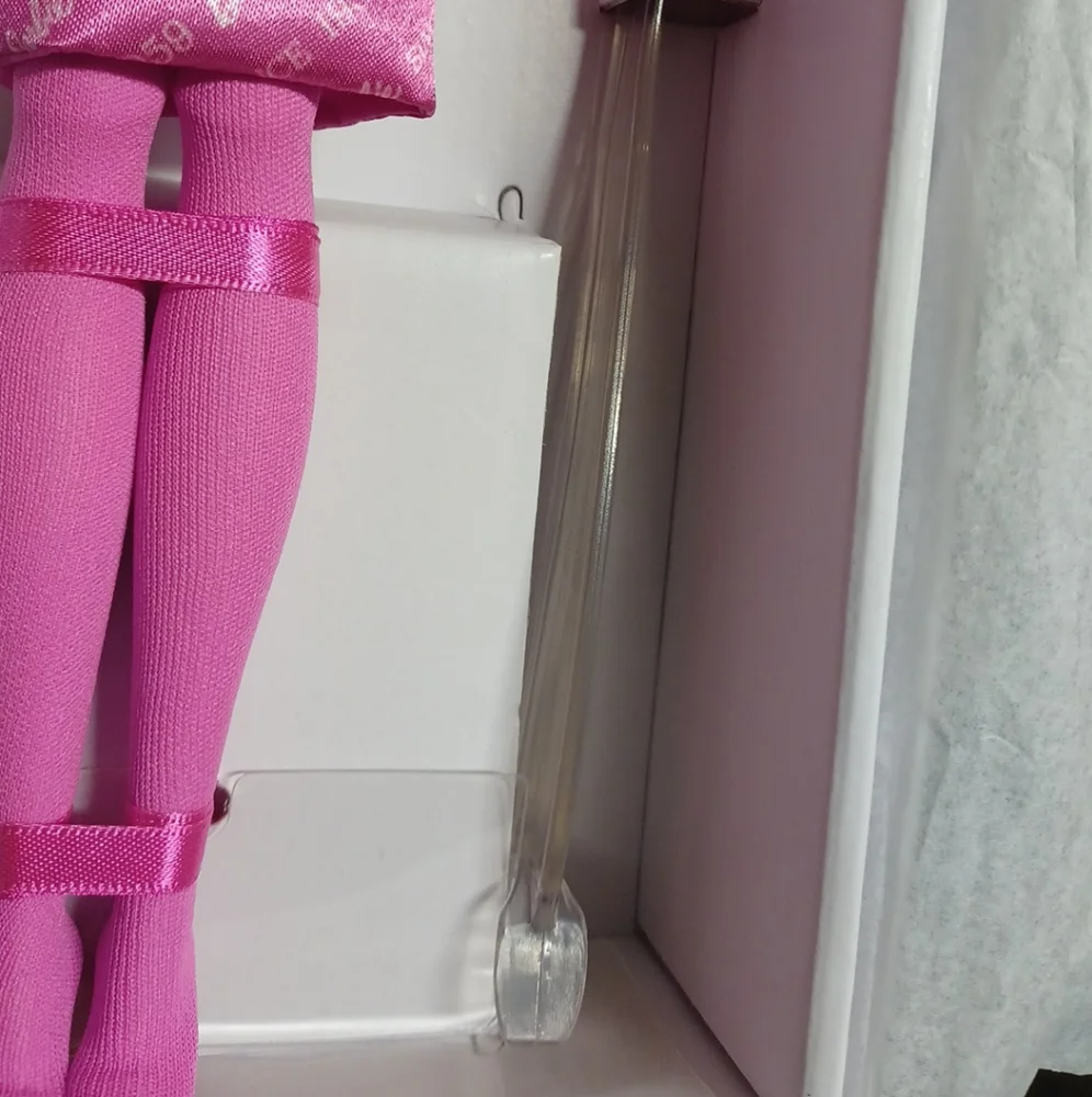 Barbie Signature Proudly Pink Genuine Silkstone Body Doll Mattel FXD50 KLL522 - Picture 7 of 16